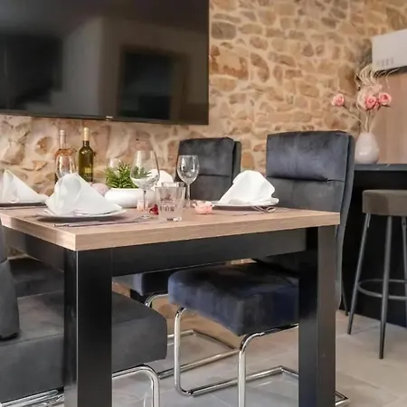 別荘 Mit Whirlpool Und Sauna, In Kaštelir