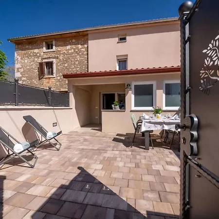 Holiday home Mit Whirlpool Und Sauna, In *