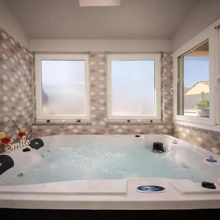 Mit Whirlpool Und Sauna, In Holiday home