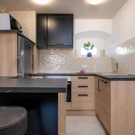 Mit Whirlpool Und Sauna, In
