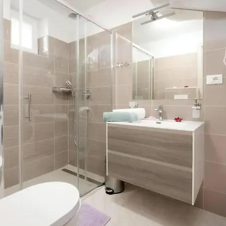 Holiday home Mit Whirlpool Und Sauna, In